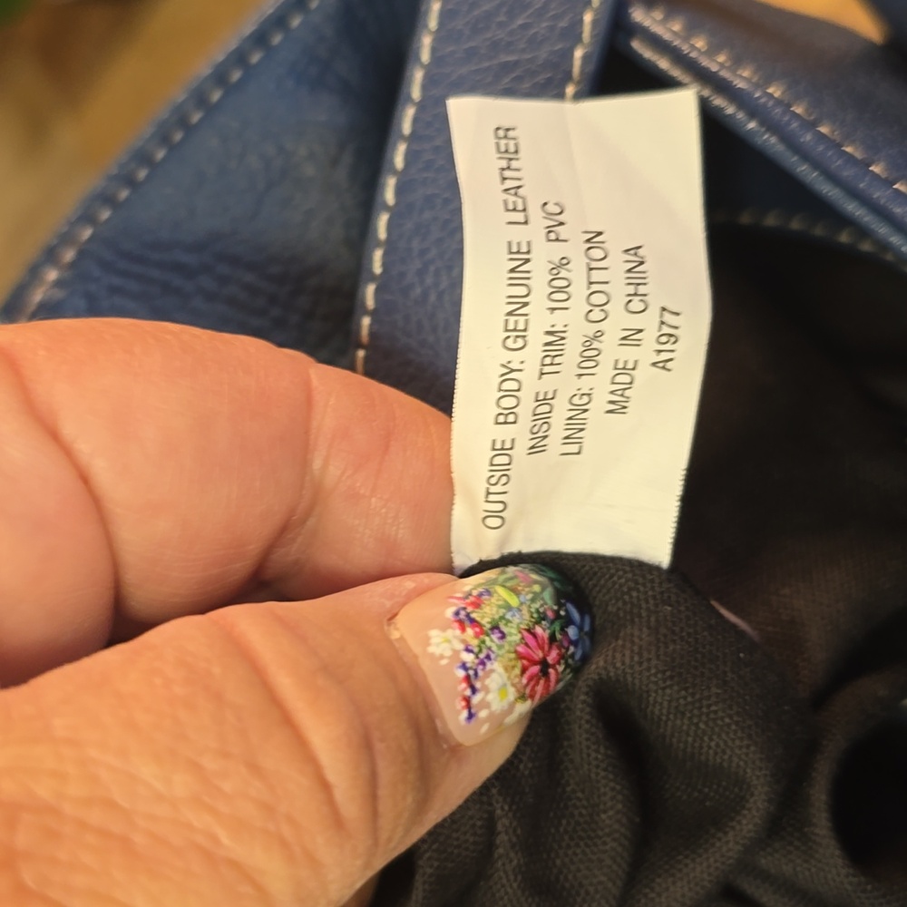 TIGNANELLO Blue Leather Handbag with Charm Soft As Butter!!! - Picture 6 of 6